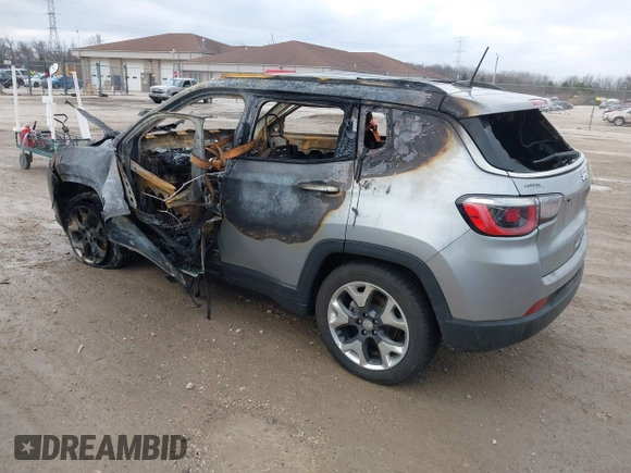 2019 Jeep Compass Limited with VIN 3C4NJCCB3KT675963, listed as a IAAI auction lot 41113330 with 1 mi miles. Bid and sale history available at carsss.com. Image 3.