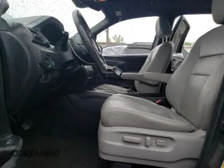 2019 Honda Passport EX-L z VIN 5FNYF8H50KB028465, wystawiony jako Copart lot #56160545 z przebiegiem 100 636 mil mil oraz Szkoda całkowita • Salvage title. Historia ofert i sprzedaży dostępna na DreamBid. Obrazek 7.