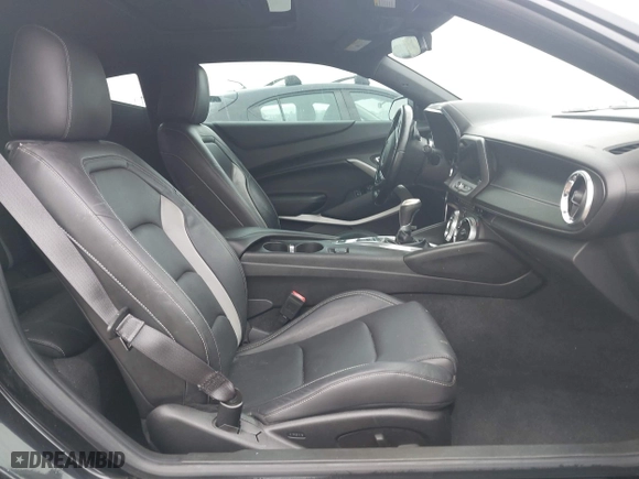 2016 Chevrolet Camaro 2LT with VIN 1G1FD1RS0G0191317, listed as a IAAI auction lot 41453492 with 86,761 mi miles. Bid and sale history available at carsss.com. Image 5.