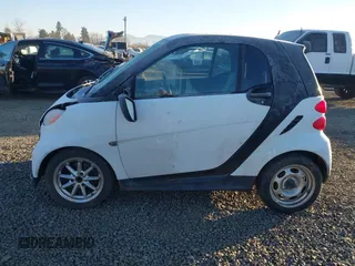 2013 Smart fortwo Pure z VIN WMEEJ3BA5DK703700, wystawiony jako IAAI lot #41431239 z przebiegiem 84 733 mil mil oraz . Historia ofert i sprzedaży dostępna na DreamBid. Obrazek 14.