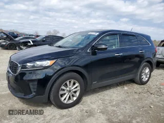 2020 Kia Sorento LX z VIN 5XYPGDA32LG649081, wystawiony jako Copart lot #49131795 z przebiegiem 63 689 mil mil oraz Szkoda całkowita • Salvage title. Historia ofert i sprzedaży dostępna na DreamBid. Obrazek 1.