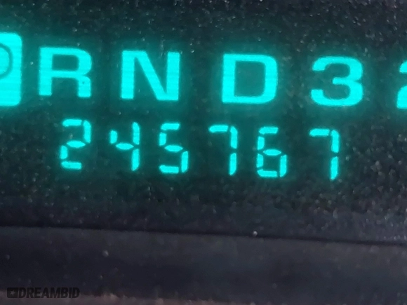 2000 Chevrolet Suburban LS with VIN 3GNEC16T1YG131974, listed as a IAAI auction lot 41983971 with 245,767 mi miles. Bid and sale history available at carsss.com. Image 16.