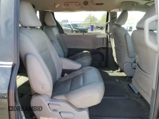 2017 Toyota Sienna XLE с VIN 5TDDZ3DC4HS176328, выставлен на аукционе Copart как лот 53185675 с пробегом 80 226 миль миль и Списание • Salvage title. История ставок и продаж доступна на DreamBid. Изображение 12.
