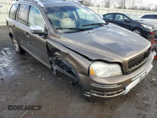 2013 Volvo XC90 Premier Plus with VIN YV4952CZ6D1664637, listed as a Copart auction lot 43931965 with 200,029 mi miles and Salvage Title. Bid and sale history available at carsss.com. Image 4.