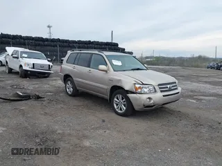 2006 Toyota Highlander Hybrid with VIN JTEEW21AX60007243, listed as a IAAI auction lot 42032134 with 154,901 mi miles. Bid and sale history available at carsss.com. Image 1.