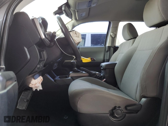 2018 Toyota Tacoma SR5 с VIN 5TFAZ5CN6JX061246, выставлен на аукционе Copart как лот 57845055 с пробегом 62 382 миль миль и Чистый • Clean title. История ставок и продаж доступна на DreamBid. Изображение 7.