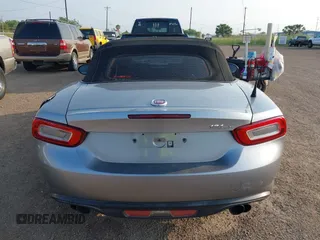 2017 FIAT 124 Spider Lusso z VIN JC1NFAEK5H0101807, wystawiony jako IAAI lot #42203847 z przebiegiem Nie podano mil oraz . Historia ofert i sprzedaży dostępna na DreamBid. Obrazek 15.