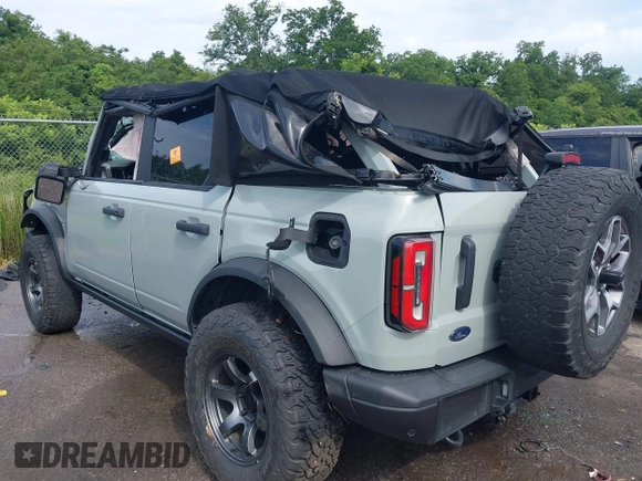 2022 Ford Bronco with VIN 1FMEE5DP1NLA97402, listed as a IAAI auction lot 42446383 with Not provided miles and . Bid and sale history available at DreamBid. Image 3.