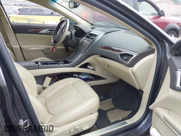 2013 Lincoln MKZ with VIN 3LN6L2JK2DR823639, listed as a IAAI auction lot 42048602 with 68,939 mi miles and . Bid and sale history available at DreamBid. Image 5.