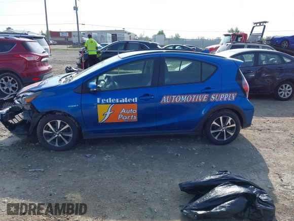 2018 Toyota Prius One with VIN JTDKDTB33J1602571, listed as a IAAI auction lot 42710336 with 166,439 mi miles and . Bid and sale history available at DreamBid. Image 14.
