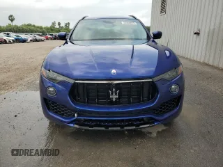 2018 Maserati Levante S GranSport z VIN ZN661YUSXJX302324, wystawiony jako Copart lot #53856875 z przebiegiem 55 095 mil mil oraz Tytuł czysty. Historia ofert i sprzedaży dostępna na DreamBid. Obrazek 5.