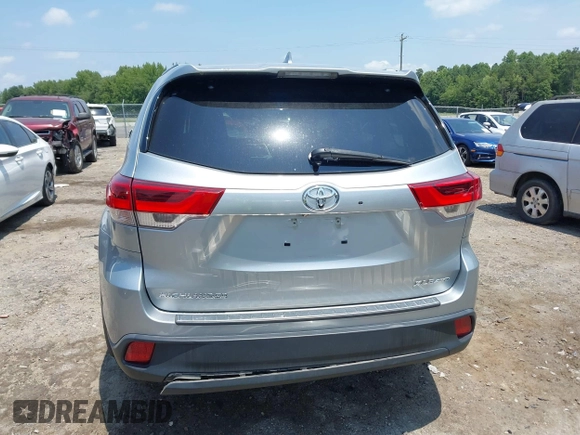 2019 Toyota Highlander SE with VIN 5TDJZRFH6KS614952, listed as a IAAI auction lot 42636713 with 65,471 mi miles and . Bid and sale history available at DreamBid. Image 17.