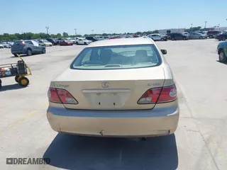 2002 Lexus ES 300 with VIN JTHBF30G225023659, listed as a IAAI auction lot 42026524 with 64,533 mi miles. Bid and sale history available at carsss.com. Image 16.