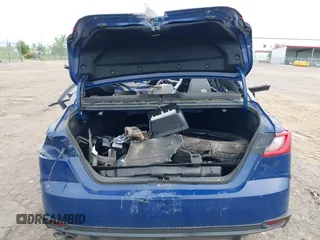 2025 Toyota Camry LE z VIN 4T1DAACK4SU024794, wystawiony jako IAAI lot #42475742 z przebiegiem Nie podano mil oraz . Historia ofert i sprzedaży dostępna na DreamBid. Obrazek 16.