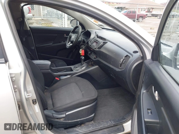 2011 Kia Sportage LX with VIN KNDPB3A21B7059725, listed as a IAAI auction lot 41814298 with 178,023 mi miles and . Bid and sale history available at carsss.com. Image 5.