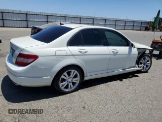 2011 Mercedes-Benz C 300 Sport с VIN WDDGF5EB6BF634147, выставлен на аукционе Copart как лот 63706965 с пробегом 109 534 миль миль и Списание • Salvage title. История ставок и продаж доступна на DreamBid. Изображение 3.