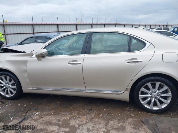 2010 Lexus LS 460 with VIN JTHBL5EF8A5099793, listed as a IAAI auction lot 41518258 with 113,370 mi miles. Bid and sale history available at carsss.com. Image 14.