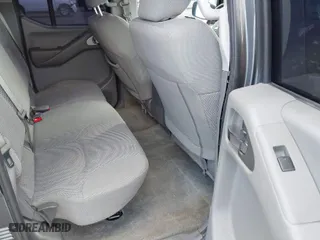 2018 Nissan Frontier SV V6 with VIN 1N6AD0ERXJN704028, listed as a IAAI auction lot 41622645 with 127,832 mi miles. Bid and sale history available at carsss.com. Image 8.