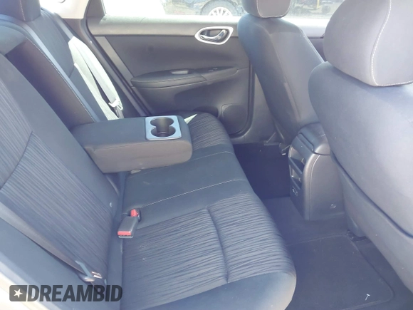 2019 Nissan Sentra SV z VIN 3N1AB7AP5KY310563, wystawiony jako IAAI lot #41742708 z przebiegiem 60 275 mil mil oraz . Historia ofert i sprzedaży dostępna na DreamBid. Obrazek 8.