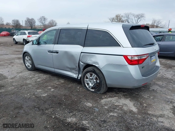 2011 Honda Odyssey LX with VIN 5FNRL5H23BB098561, listed as a IAAI auction lot 41888359 with 162,288 mi miles. Bid and sale history available at carsss.com. Image 3.