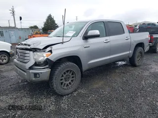 2017 Toyota Tundra Platinum z VIN 5TFAY5F12HX666144, wystawiony jako IAAI lot #41576751 z przebiegiem 131 514 mil mil oraz . Historia ofert i sprzedaży dostępna na DreamBid. Obrazek 18.