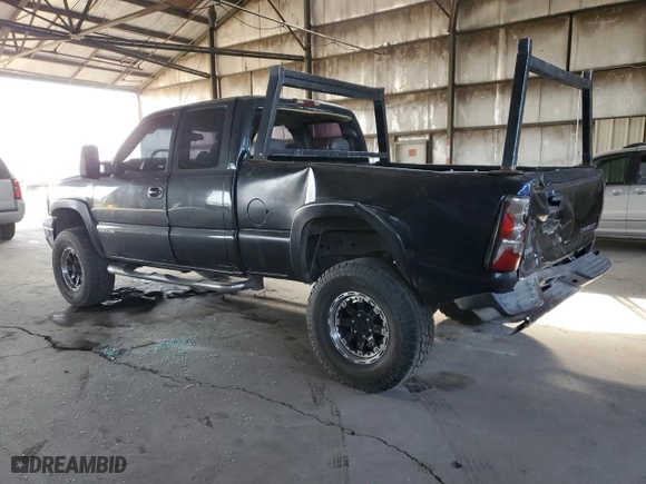 2004 Chevrolet Silverado 1500 with VIN 2GCEC19V841281881, listed as a Copart auction lot 76947274 with 246,490 mi miles and Salvage Title. Bid and sale history available at carsss.com. Image 2.