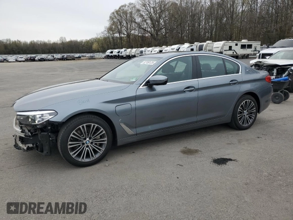 2019 BMW 5 Series 530e xDrive with VIN WBAJB1C56KB375312, listed as a Copart auction lot 52709125 with 63,422 mi miles and Salvage title. Bid and sale history available at DreamBid. Image 1.