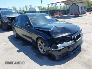 2013 BMW 3 Series 328i z VIN WBA3C1C56DF438426, wystawiony jako IAAI lot #42052101 z przebiegiem 180 524 mil mil oraz . Historia ofert i sprzedaży dostępna na DreamBid. Obrazek 1.