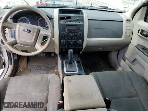 2010 Ford Escape XLS z VIN 1FMCU0C77AKC97179, wystawiony jako Copart lot #64385055 z przebiegiem 164 525 mil mil oraz Czysty tytuł • Clean title. Historia ofert i sprzedaży dostępna na DreamBid. Obrazek 8.