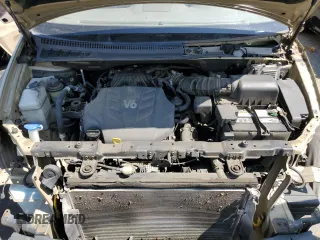 2011 Kia Sedona LX with VIN KNDMG4C75B6372298, listed as a Copart auction lot 62143844 with 180,287 mi miles and Salvage Title. Bid and sale history available at carsss.com. Image 12.