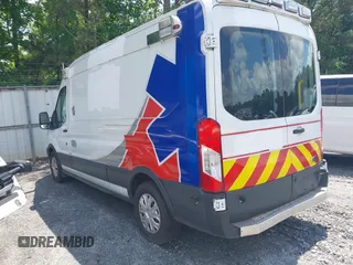 2017 Ford Transit z VIN 1FDYR2CM2HKA82358, wystawiony jako IAAI lot #42231257 z przebiegiem 271 518 mil mil oraz . Historia ofert i sprzedaży dostępna na DreamBid. Obrazek 3.