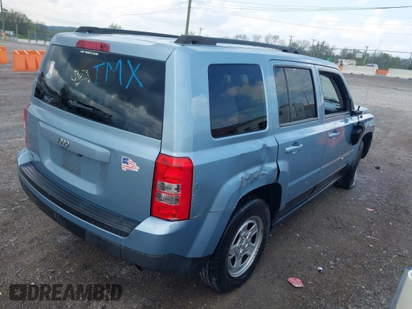 2013 Jeep Patriot Sport with VIN 1C4NJPBA6DD272701, listed as a IAAI auction lot 42014123 with 190,509 mi miles. Bid and sale history available at carsss.com. Image 4.