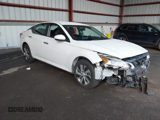 2020 Nissan Altima S z VIN 1N4BL4BV8LC277939, wystawiony jako IAAI lot #42423651 z przebiegiem 82 886 mil mil oraz . Historia ofert i sprzedaży dostępna na DreamBid. Obrazek 1.