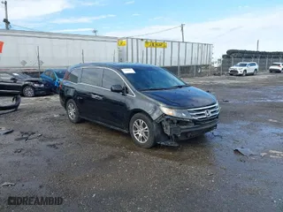 2011 Honda Odyssey EX-L with VIN 5FNRL5H62BB069118, listed as a IAAI auction lot 41808017 with 138,271 mi miles. Bid and sale history available at carsss.com. Image 1.