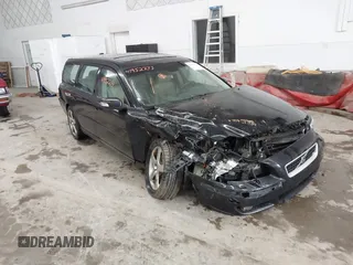 2007 Volvo V70 z VIN YV1SJ527072648718, wystawiony jako IAAI lot #41952273 z przebiegiem 188 332 mil mil oraz . Historia ofert i sprzedaży dostępna na DreamBid. Obrazek 1.