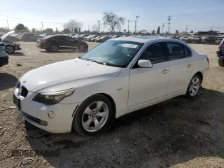 2008 BMW 5 Series z VIN WBAN453588CT16817, wystawiony jako Copart lot #54245065 z przebiegiem 103 603 mil mil oraz Czysty tytuł • Clean title. Historia ofert i sprzedaży dostępna na DreamBid. Obrazek 1.