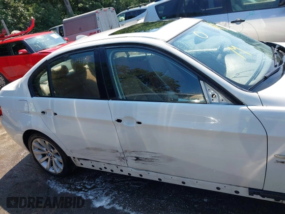 2011 BMW 3 Series 328i xDrive with VIN WBAPK5C54BA662199, listed as a IAAI auction lot 42651146 with 190,396 mi miles and . Bid and sale history available at DreamBid. Image 13.