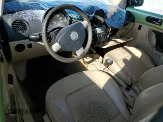 2005 Volkswagen New Beetle Coupe GL with VIN 3VWBK31C35M400925, listed as a Copart auction lot 72513484 with 199,597 mi miles and Salvage Title. Bid and sale history available at carsss.com. Image 8.