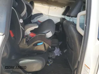 2019 Toyota Sienna SE z VIN 5TDXZ3DCXKS965992, wystawiony jako Copart lot #48266905 z przebiegiem 133 395 mil mil oraz Szkoda całkowita • Salvage title. Historia ofert i sprzedaży dostępna na DreamBid. Obrazek 12.