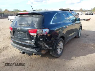 2018 Kia Sorento LX with VIN 5XYPG4A32JG350672, listed as a IAAI auction lot 40830917 with 82,437 mi miles. Bid and sale history available at carsss.com. Image 6.