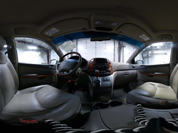2010 Toyota Sienna XLE z VIN 5TDDK4CC6AS032622, wystawiony jako IAAI lot #42271332 z przebiegiem 139 650 mil mil oraz . Historia ofert i sprzedaży dostępna na DreamBid. Obrazek 19.