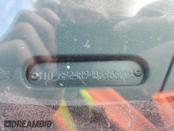 2004 Dodge Caravan SE with VIN 1D4GP24R94B596320, listed as a Copart auction lot 61077445 with 86,642 mi miles and Salvage title. Bid and sale history available at DreamBid. Image 13.