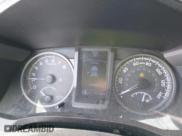 2019 Toyota Tacoma SR z VIN 5TFCZ5AN9KX178090, wystawiony jako IAAI lot #41155337 z przebiegiem 115 265 mil mil oraz . Historia ofert i sprzedaży dostępna na DreamBid. Obrazek 7.