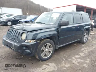 2008 Jeep Patriot Sport with VIN 1J8FF28W48D660679, listed as a IAAI auction lot 41496864 with 163,637 mi miles. Bid and sale history available at carsss.com. Image 17.