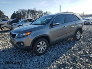 2013 Kia Sorento LX with VIN 5XYKT3A68DG416799, listed as a Copart auction lot 47550435 with 110,327 mi miles and Salvage Title. Bid and sale history available at carsss.com. Image 1.