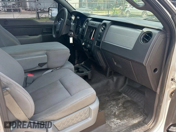 2012 Ford F-150 XL with VIN 1FTPF1CF1CKE39185, listed as a Copart auction lot 59417685 with 225,024 mi miles and Clean title. Bid and sale history available at DreamBid. Image 5.