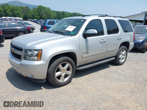 2010 Chevrolet Tahoe LT z VIN 1GNUKBE04AR194729, wystawiony jako IAAI lot #42408855 z przebiegiem 192 532 mil mil oraz . Historia ofert i sprzedaży dostępna na DreamBid. Obrazek 20.