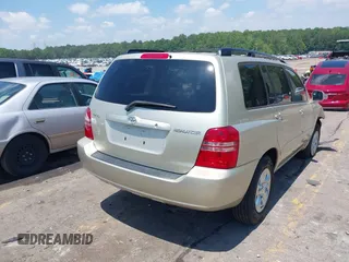 2003 Toyota Highlander z VIN JTEGD21A930070652, wystawiony jako IAAI lot #42225229 z przebiegiem 130 340 mil mil oraz . Historia ofert i sprzedaży dostępna na DreamBid. Obrazek 4.