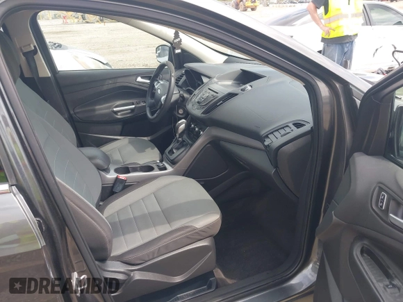 2016 Ford Escape SE with VIN 1FMCU9GXXGUC81604, listed as a IAAI auction lot 42222349 with 106,188 mi miles and . Bid and sale history available at DreamBid. Image 5.