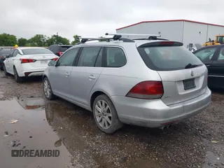 2011 Volkswagen Jetta TDI z VIN 3VWPL7AJ9BM649315, wystawiony jako IAAI lot #41908354 z przebiegiem 133 021 mil mil oraz . Historia ofert i sprzedaży dostępna na DreamBid. Obrazek 3.